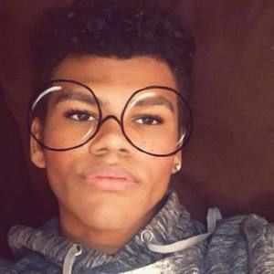 Meet your Posher, Laynell